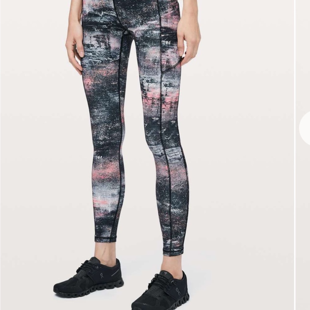 Lululemon Speed Up Tight *28"
Azurite Poppy Coral Multi Size 2 NWOT